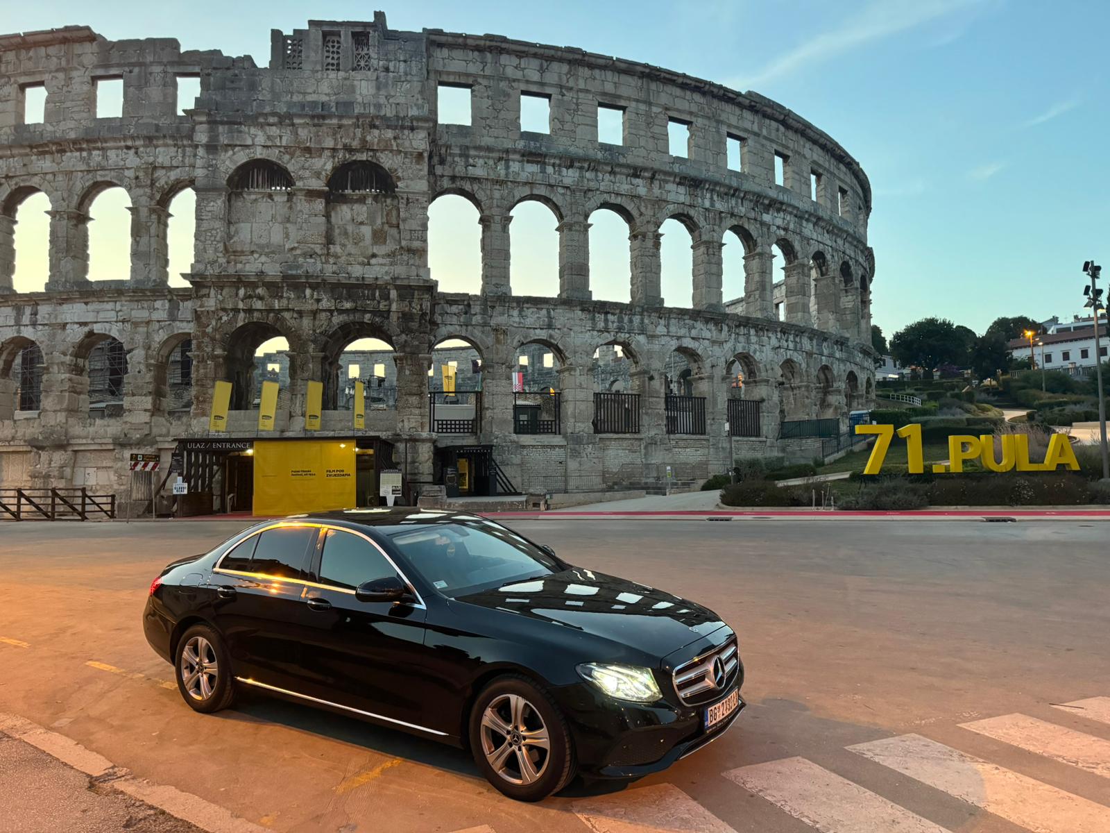 maercedes koji se koristi za limo servis